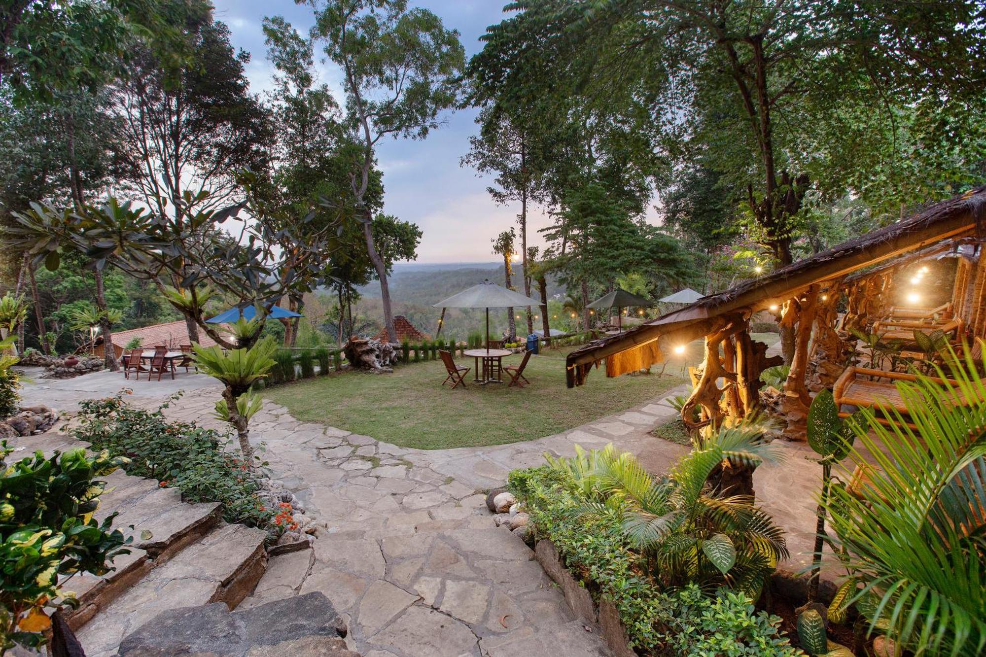 Rajaklana Resort And Spa Bantul Exterior foto