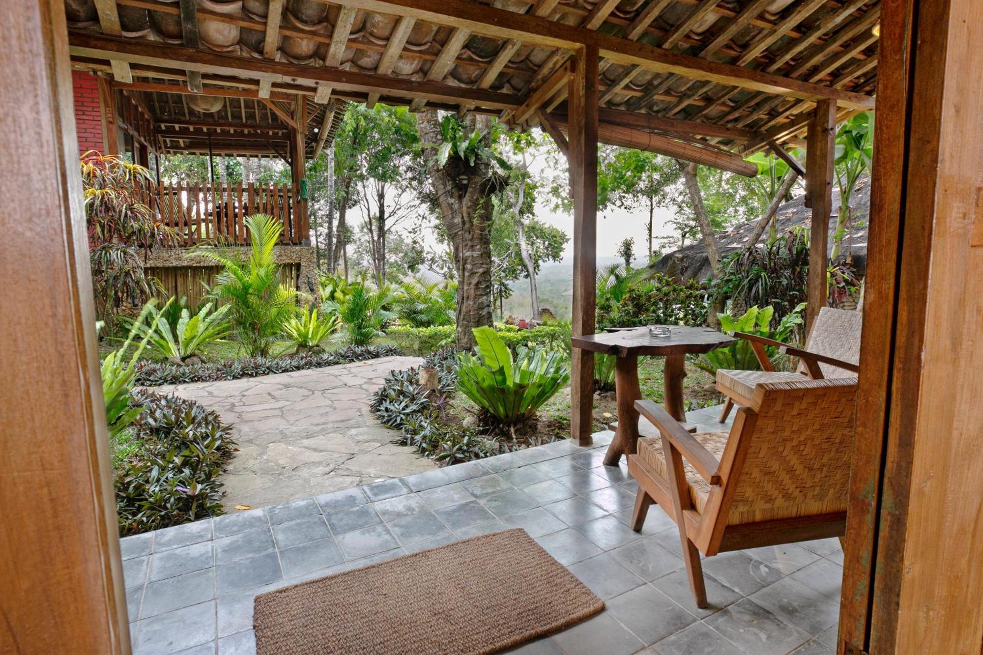 Rajaklana Resort And Spa Bantul Exterior foto